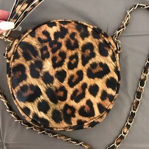 Leopard Crossbody Bag with tassel!